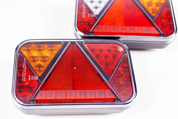 FRISTOM LED rear lights + MANTES 5m 7-PIN harness