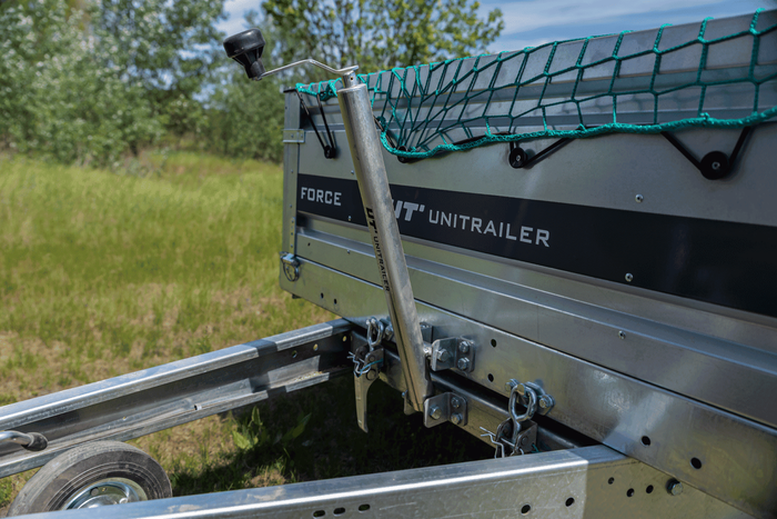 UNITRAILER crank lift with handles for tipping and unloading a 1000kg car trailer 500-865mm